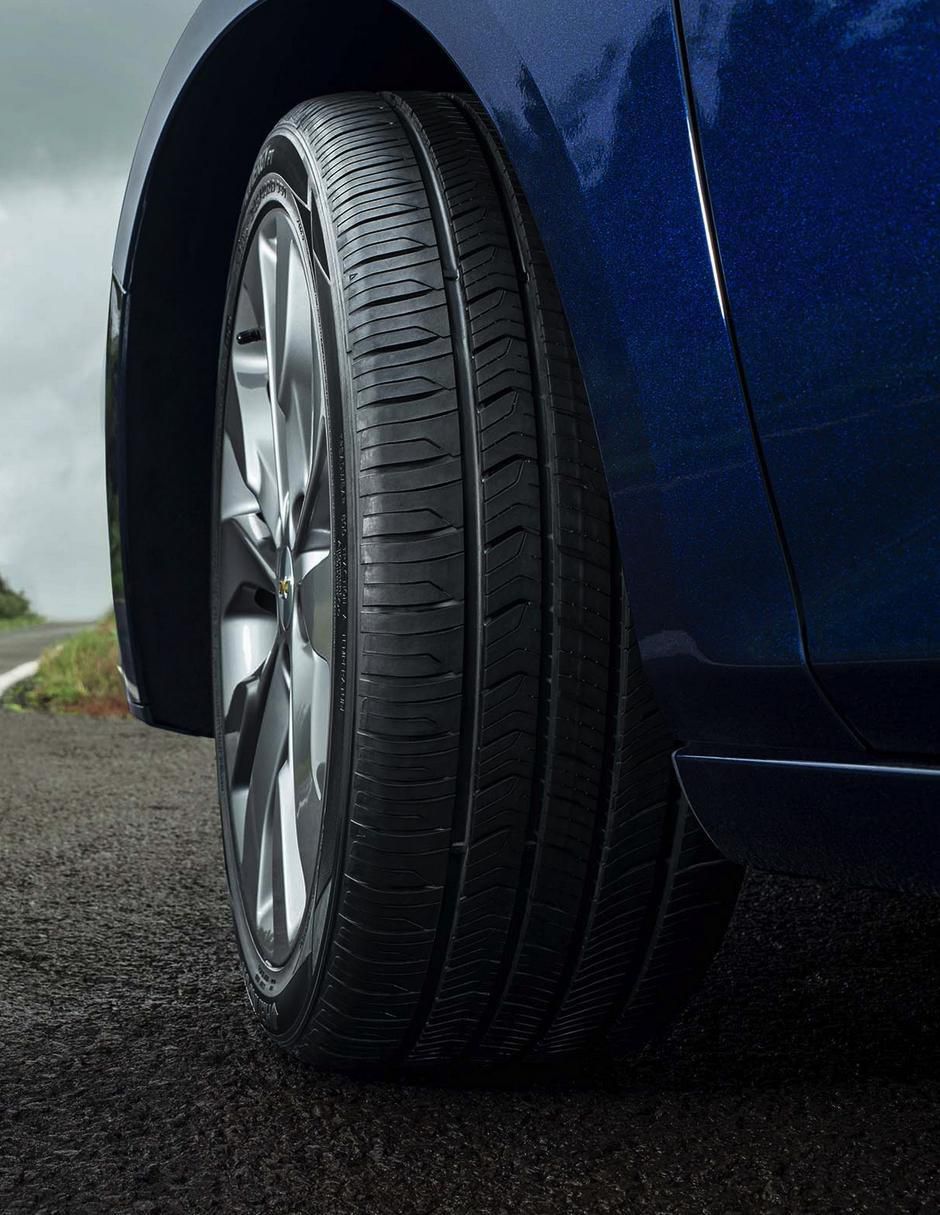 Llanta para auto Hankook Kinergy PT H737 205/70R16